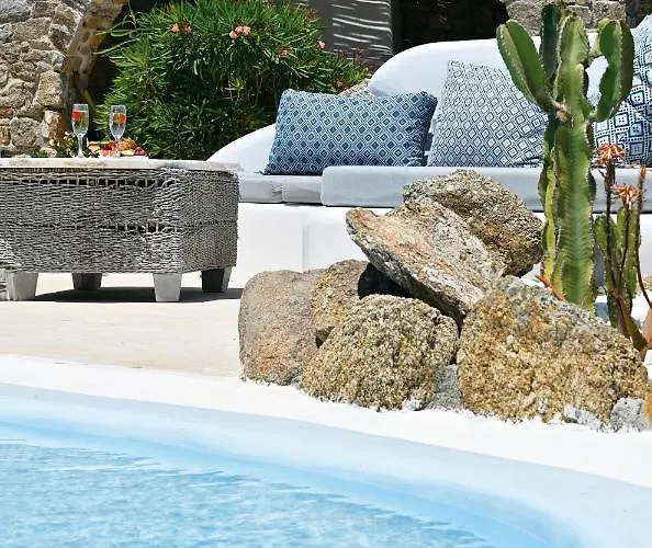 Villa Platis Gialos: Charming Retreat With Private Pool *