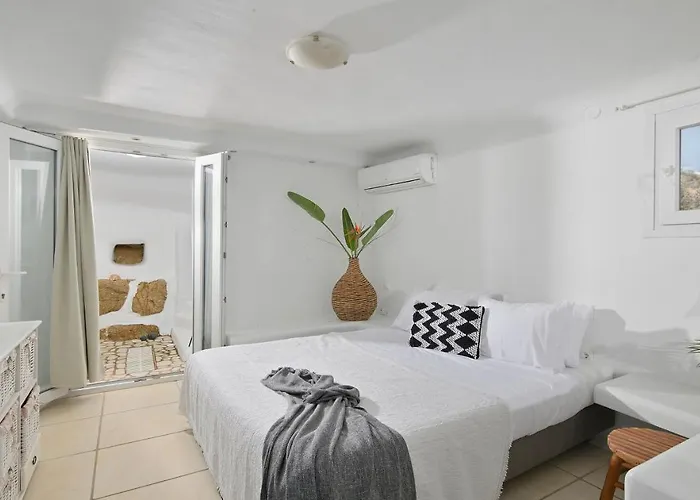 Platis Gialos: Charming Retreat With Private Pool