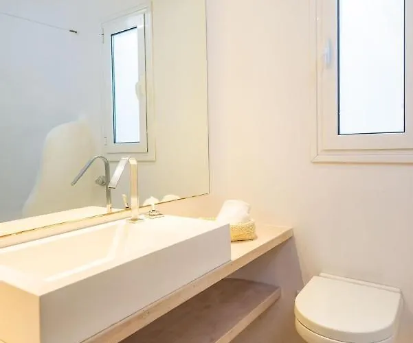 Platis Gialos: Charming Retreat With Private Pool